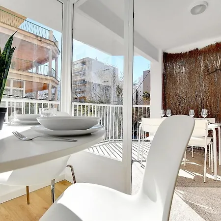 Perfect For Beach Lovers, Next To The Sailing Club