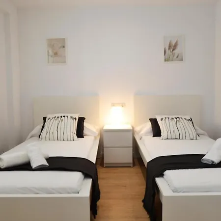 Апартаменти Perfect For Beach Lovers, Next To The Sailing Club Ель-Ареналь