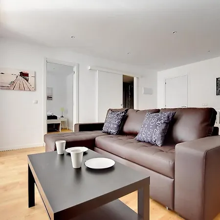 Perfect For Beach Lovers, Next To The Sailing Club *